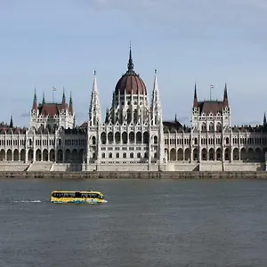 Design In The Center With Ac Budapest